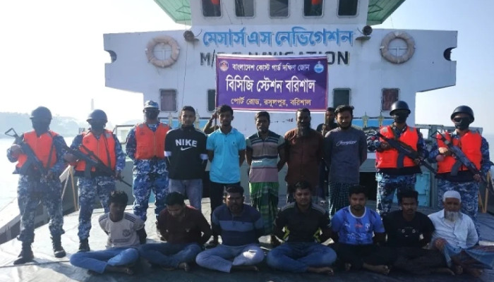 ১১০০ টন কয়লাসহ ১২ চোরাকারবারি আটক